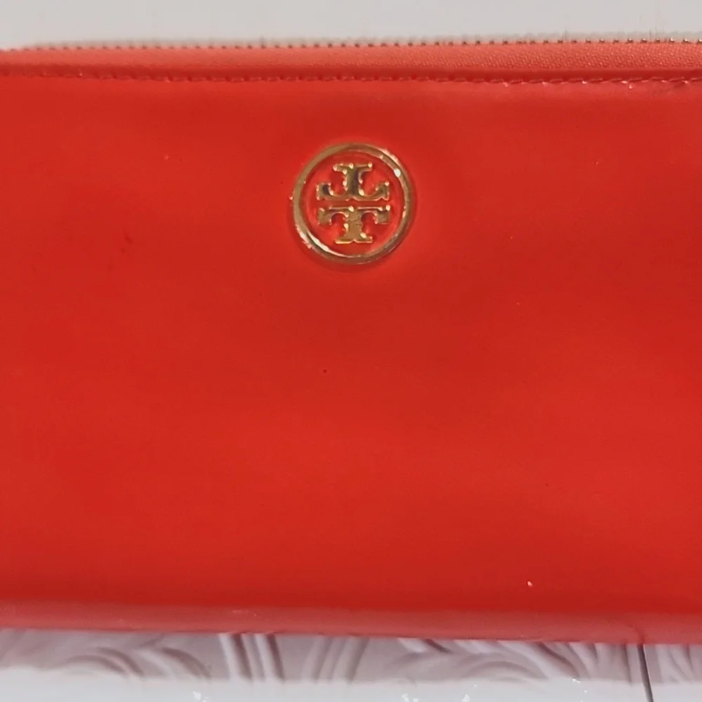 Tory Burch Poppy Red Robinson Continental Patent Leather Wallet